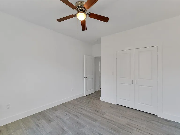 939 Lake View Dr — Photo 22