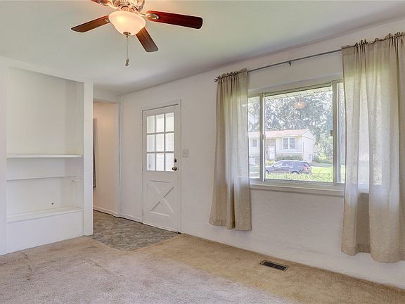 5th image of 3124 Robin Dr