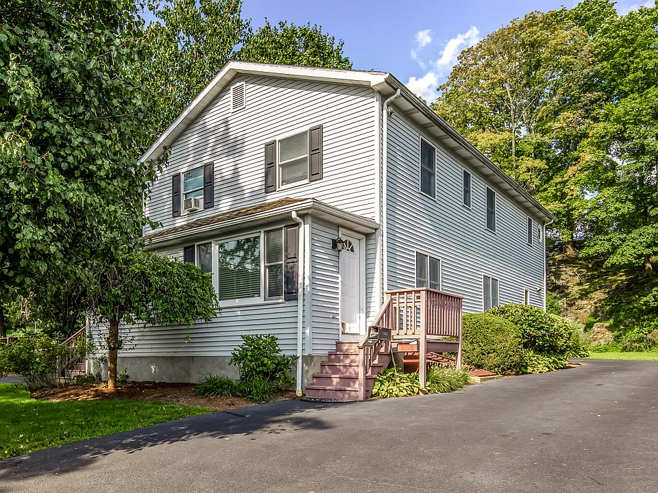 33 Green Ln #1