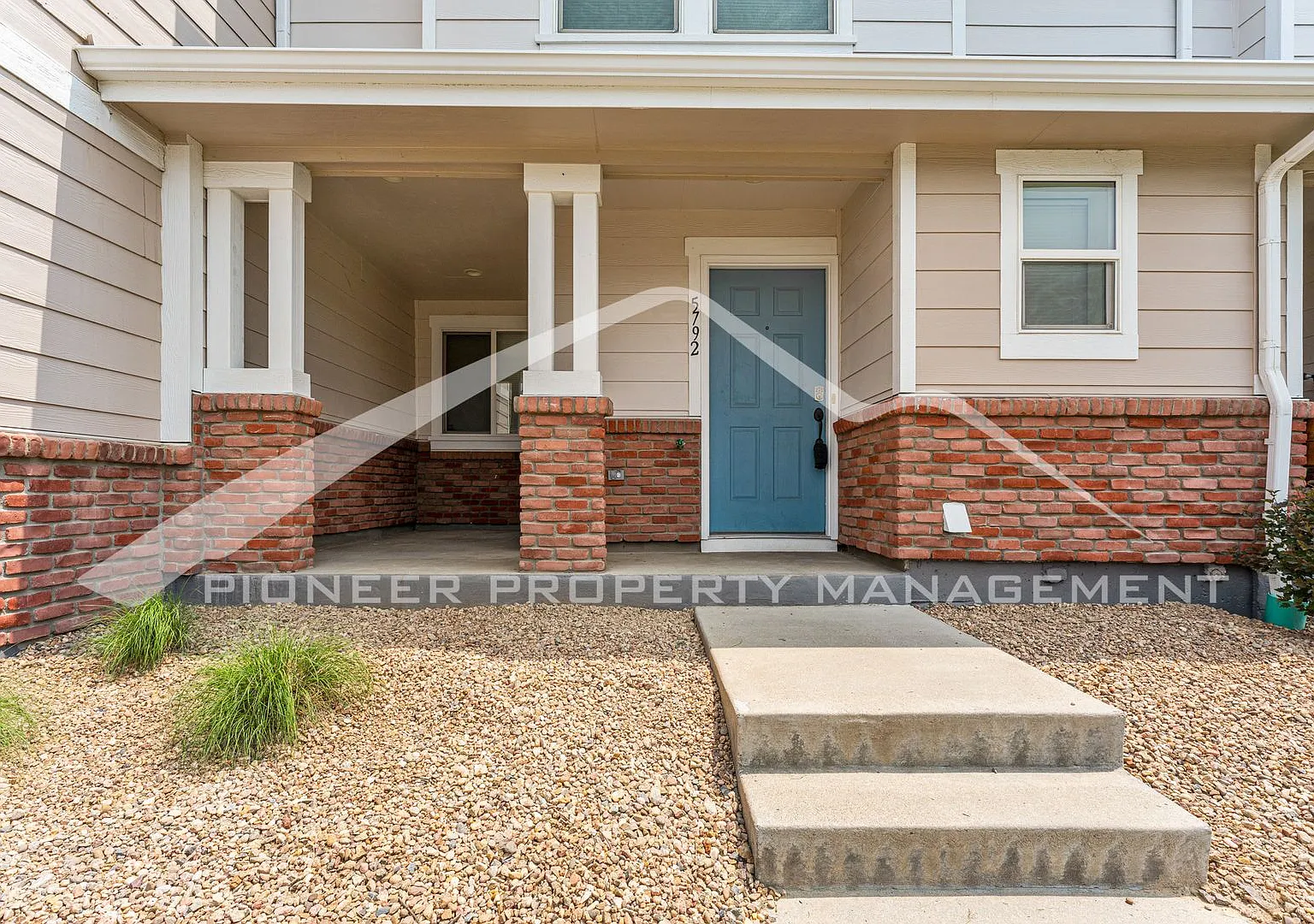 Charming Townhome with 1 Car Garage and Central A/C — Photo 2