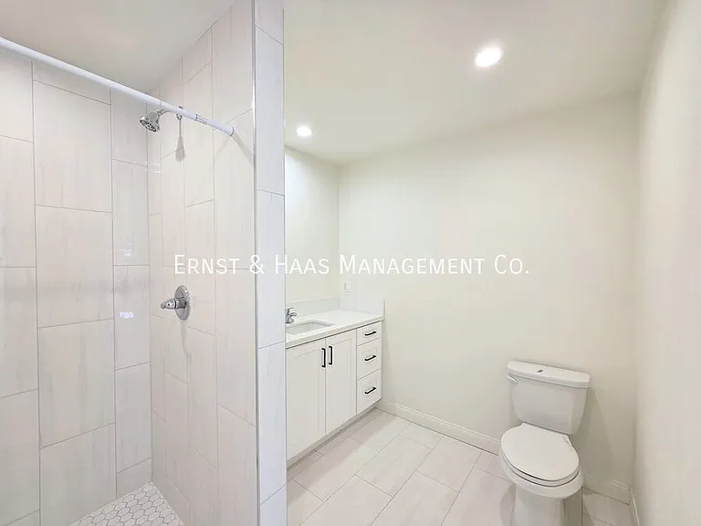 321 Chestnut Ave #6 — Photo 13