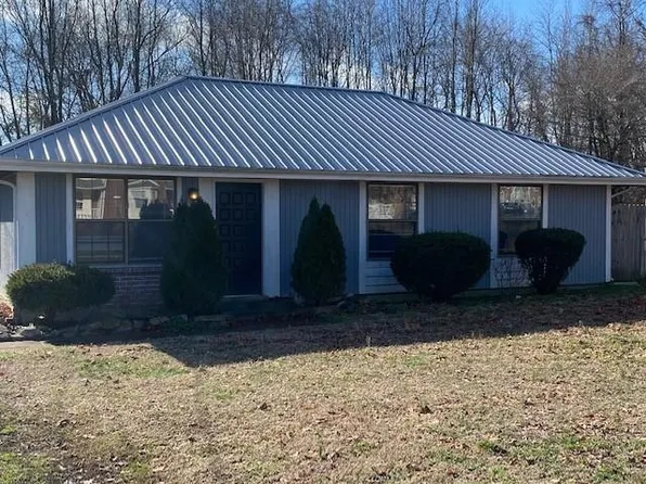 212 State Line Rd, Clarksville, TN 37042