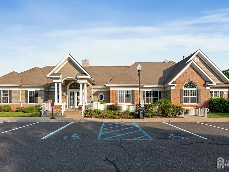 3033 Edward Stec Blvd — Photo 17