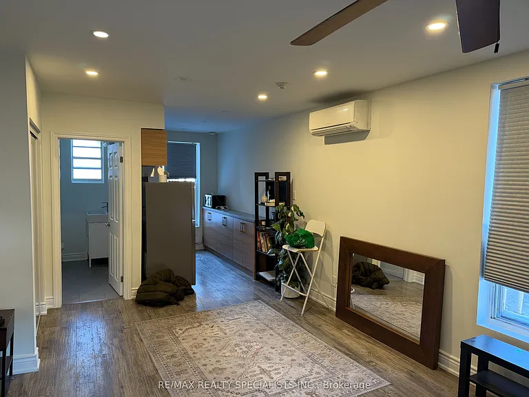450 Bathurst St #1 — Photo 3