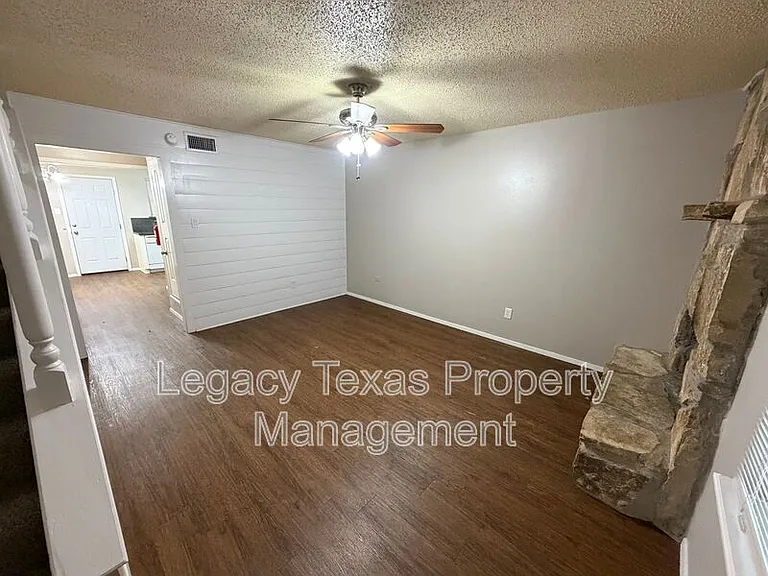 1409 Courtney Pl #A — Photo 1
