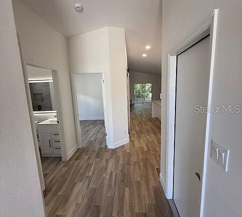 3rd image of 108 Sundance Ct