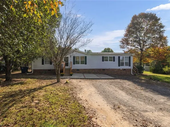 131 Stones Throw Rd, Greensboro, NC 27410