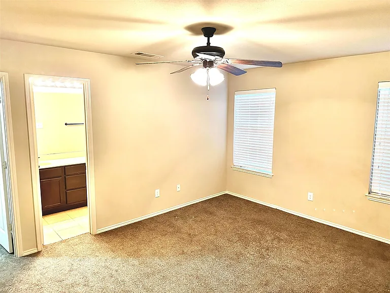387 Orbit Dr #387 — Photo 4