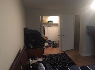 10429 Dearlove Rd APT 1, Glenview, IL 60025