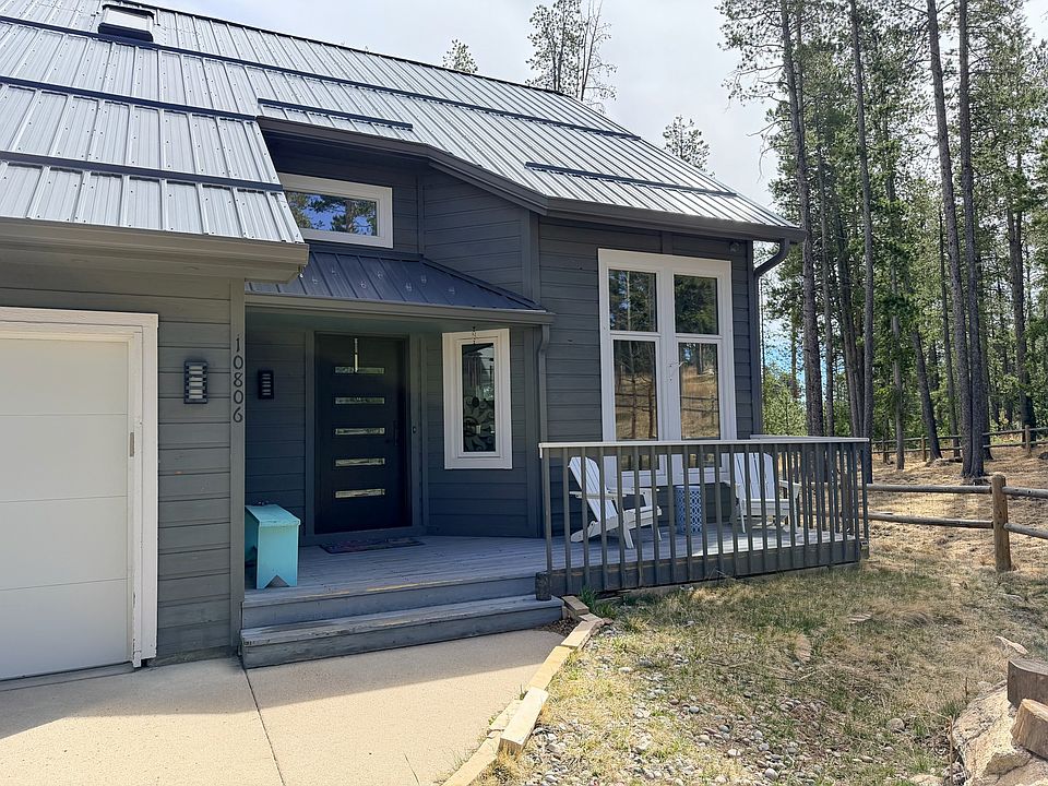 South Facing home, updated entry door and garage door