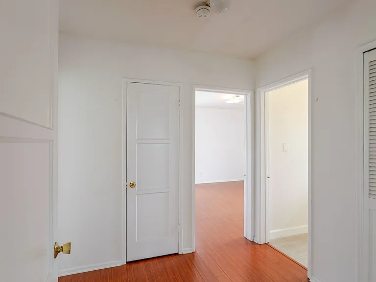 1708 S Crescent Heights Blvd — Photo 13