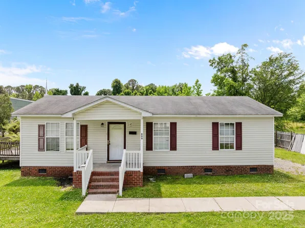 809 1st St E, Ahoskie, NC 27910