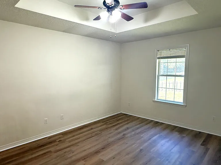 721 Berkshire Dr — Photo 5