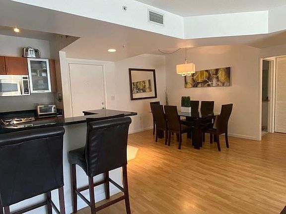 4th image of 2775 NE 187th St APT 523