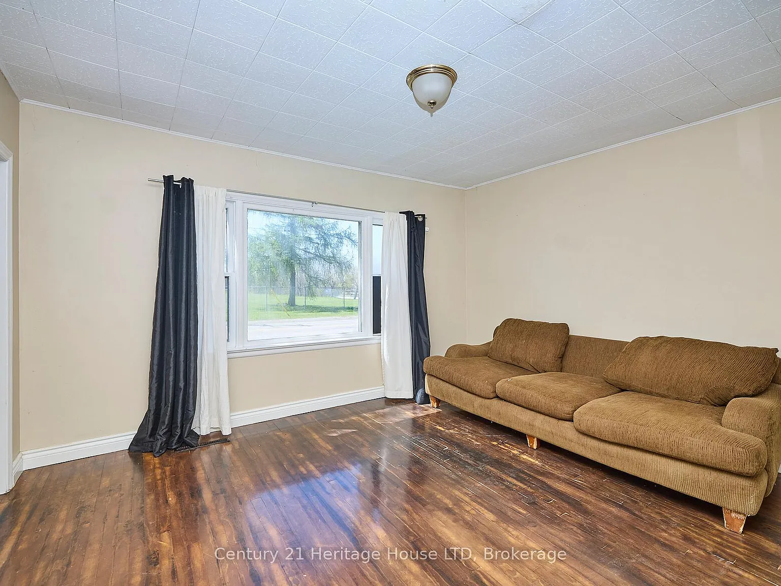 3 bed, $2,000 — Photo 4