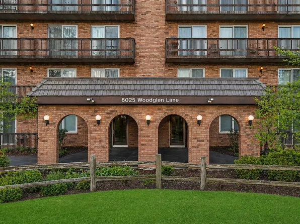 8025 Woodglen Ln APT 309, Downers Grove, IL 60516