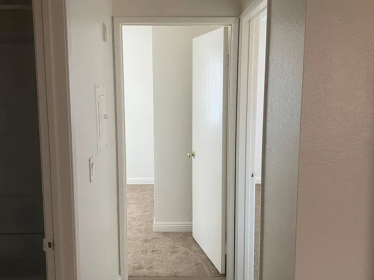 Rayen Apartments — Photo 12