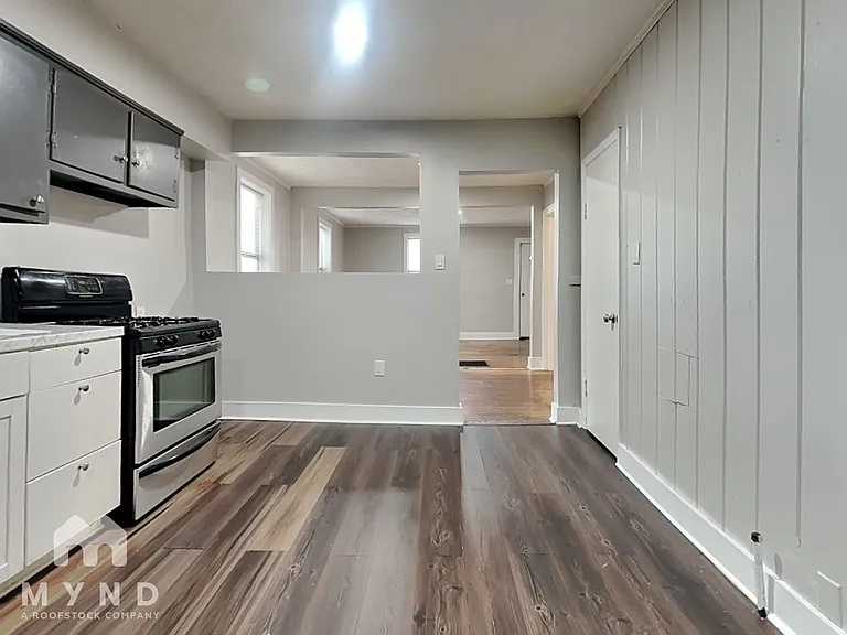 2325 Riley Ave — Photo 5