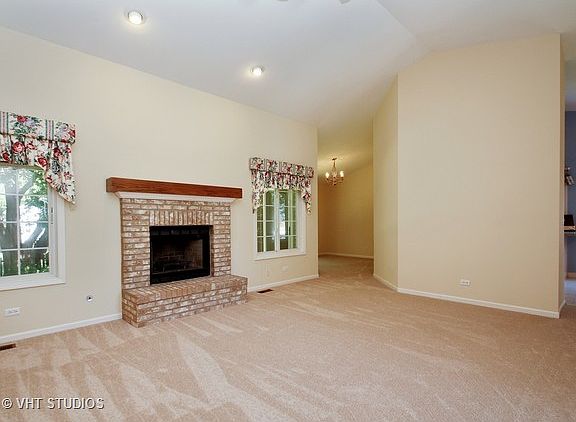 4th image of 802 Walton Ln