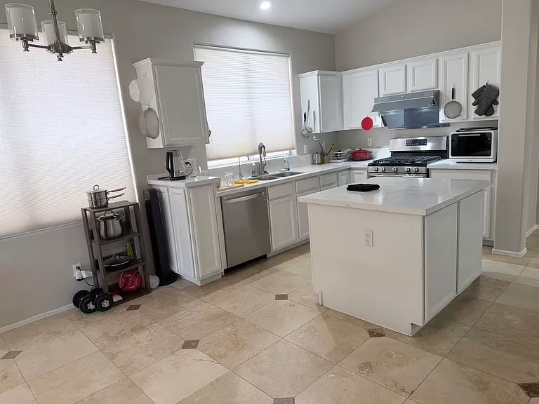 1339 W Enfield Way — Photo 4