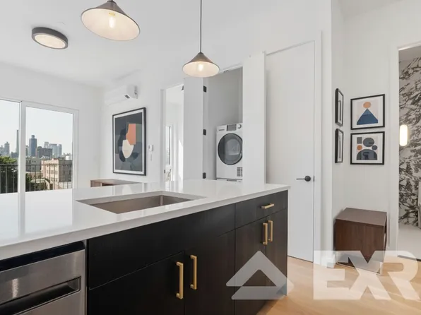 11-14 35th Avenue image 2 of 4