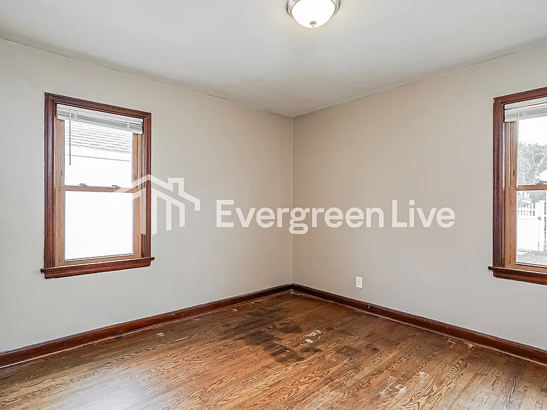 141 W Norwich St — Photo 7