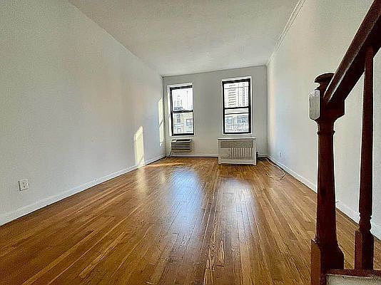 4th image of 1369 1st Ave APT 5C