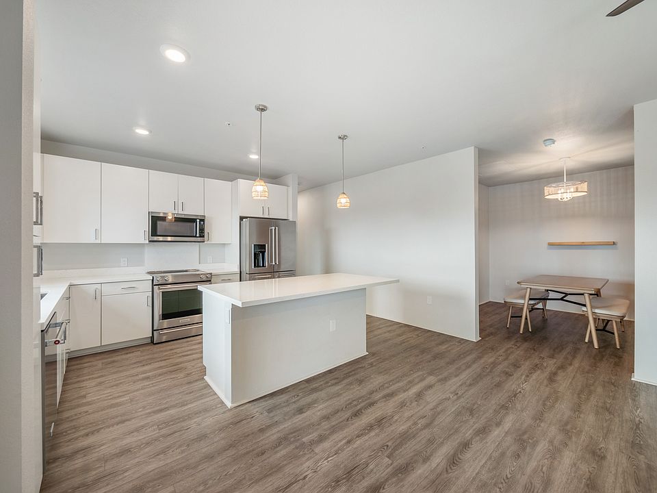Wide open concept great for entertaining!