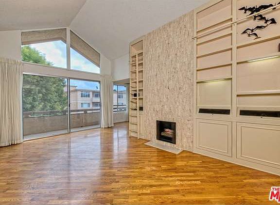 3rd image of 1509 Greenfield Ave #Penthouse 8