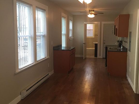 3rd image of 32 Vermont Ave #1