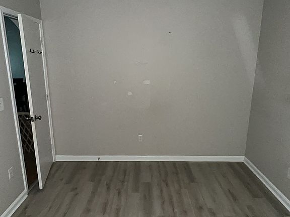 4th image of 3022 Caroline Crest Dr E