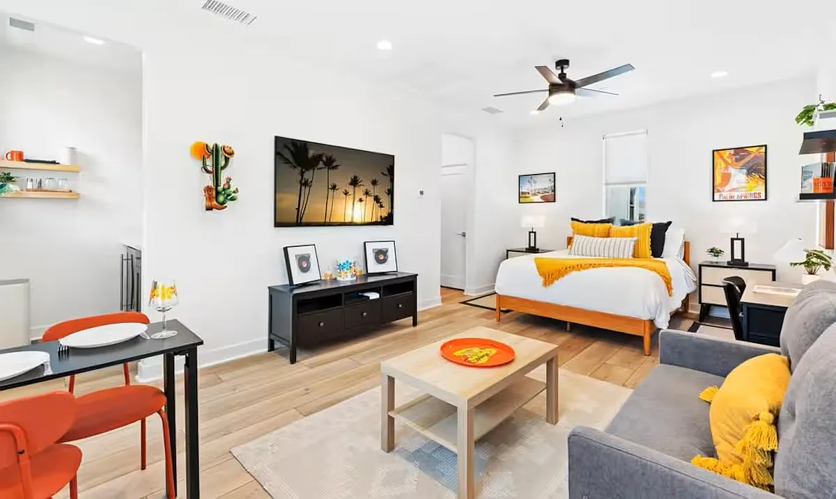 1 bed, 440 sqft, $1,949 — Photo 3
