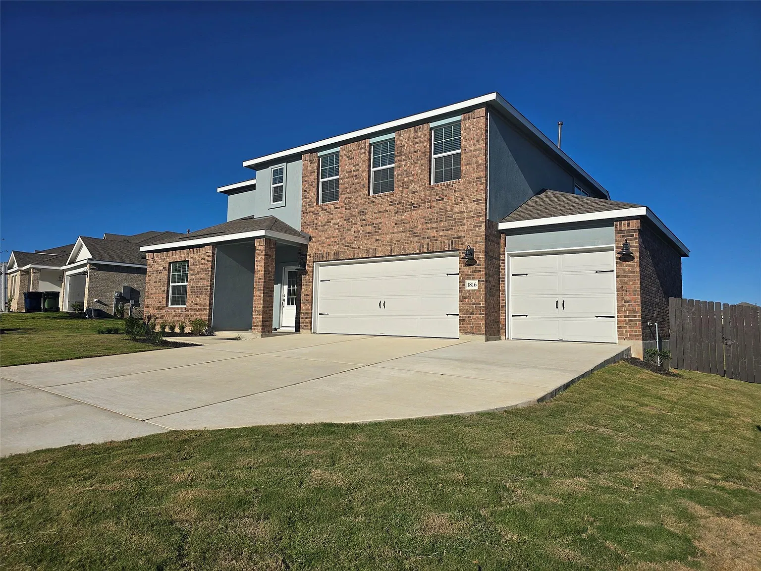 4 bed, 2.5 bath, 2533 sqft, $2,395 — Photo 3