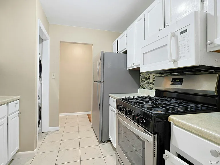214 Kennedy Dr — Photo 13
