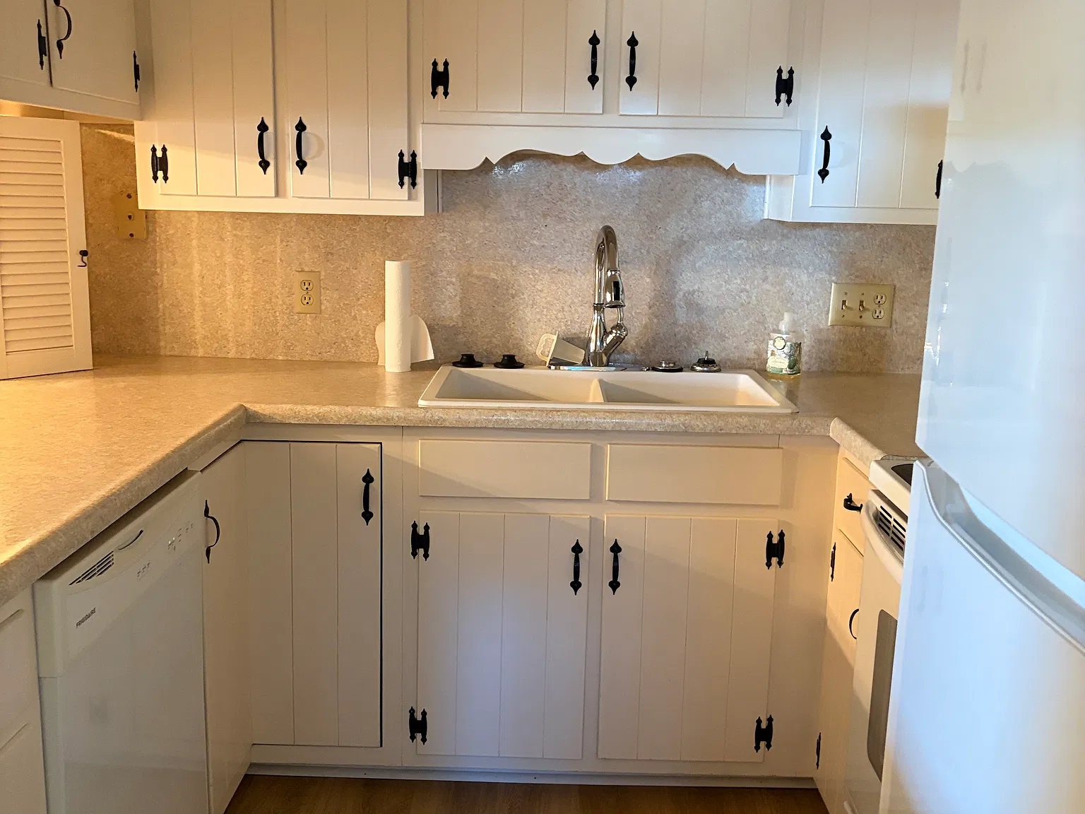2 bed, 1500 sqft, $1,500 — Photo 2