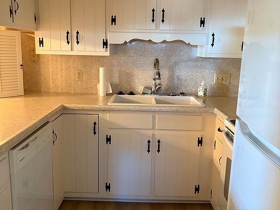 2nd image of 2534 W Market St #2