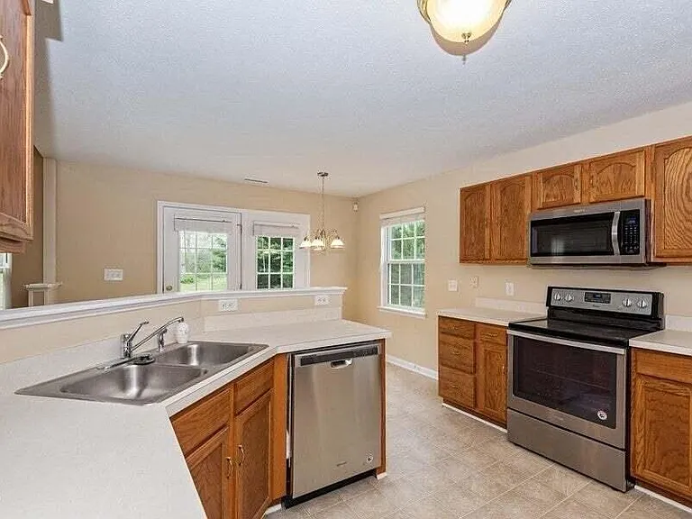 2101 Great Bend Dr — Photo 9