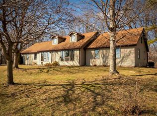 1 Potters Rd, Makanda, IL 62958