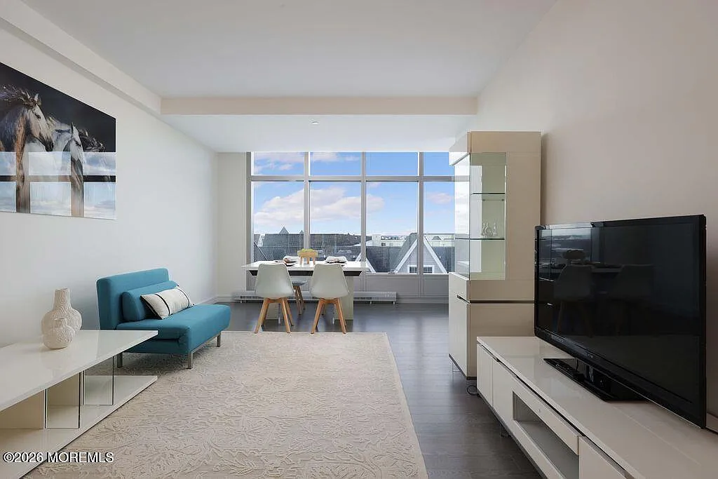 Building Photo - 20 Melrose Ter #502