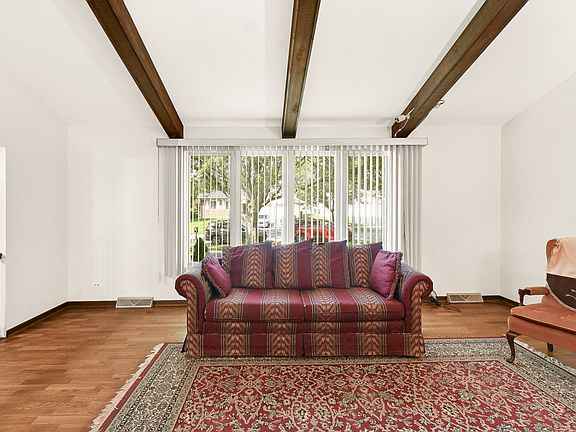 4th image of 3325 Knollwood Ln