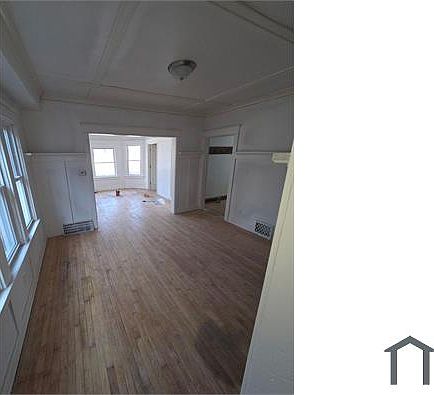 4th image of 2442 N 39th St #2444