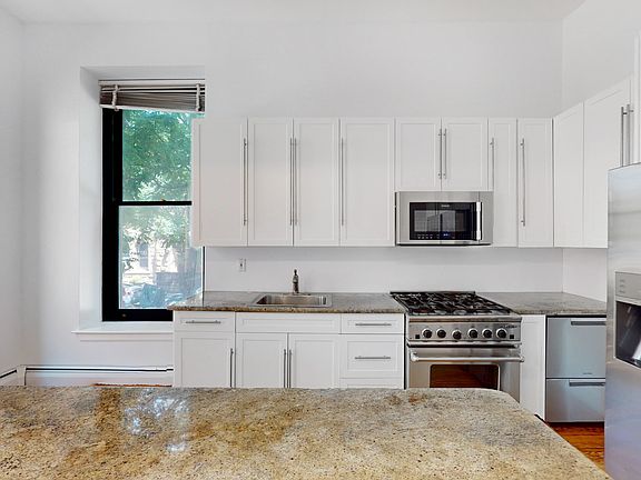 4th image of 259 Lenox Ave APT 1