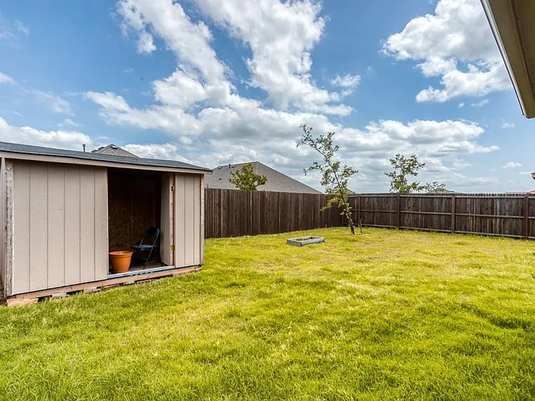 3204 Brazos Dr — Photo 18