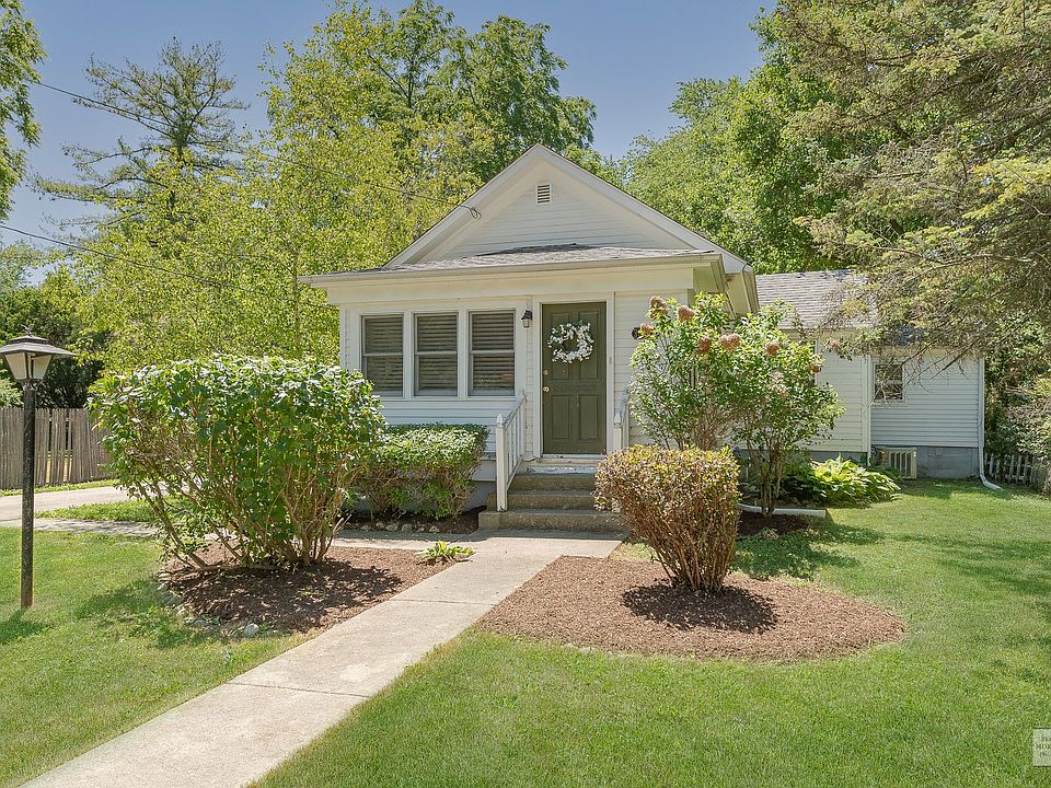 ~Welcome to 32W031 Army Trail Road~