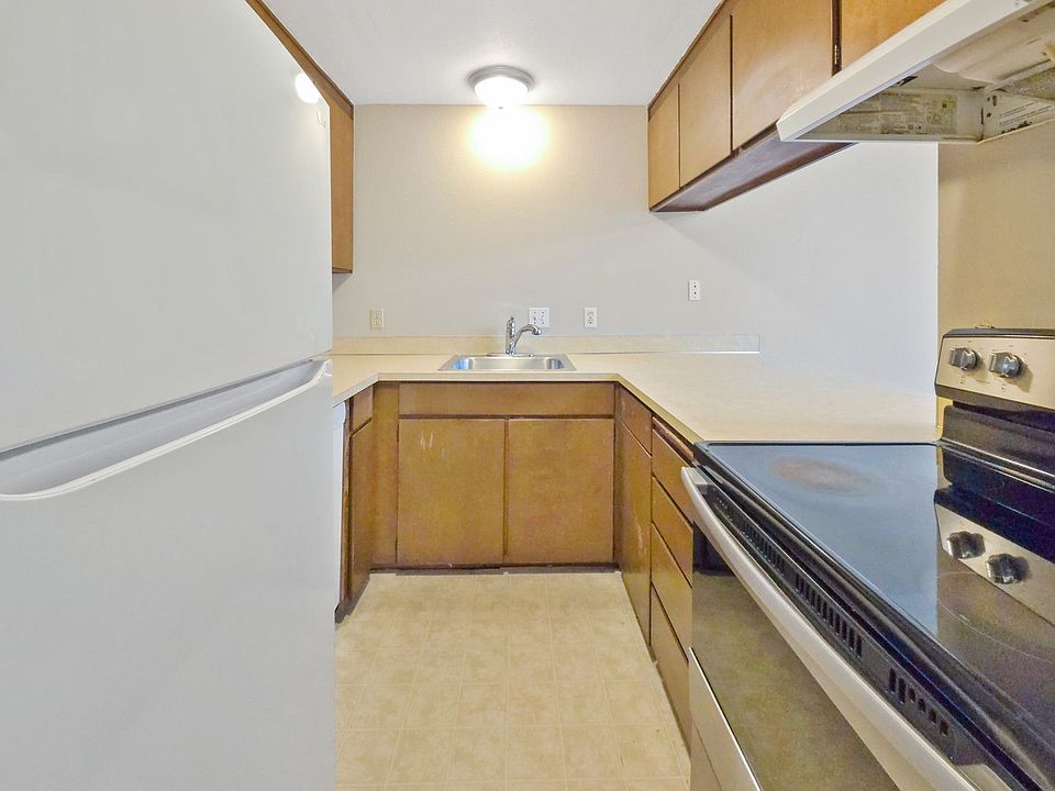 1st image of 24423 27th Ave S #4