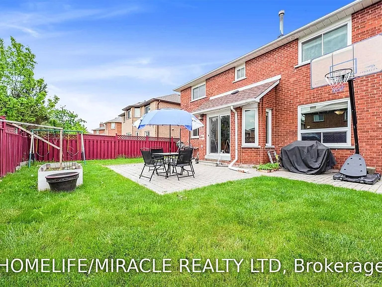 11 Phelps Dr — Photo 25