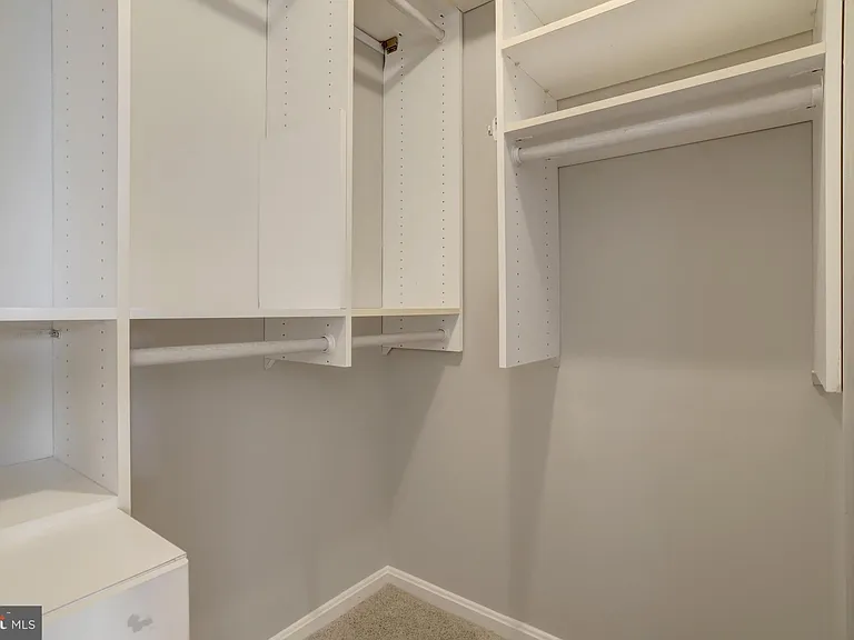 1301 N Courthouse Rd #1805 — Photo 27