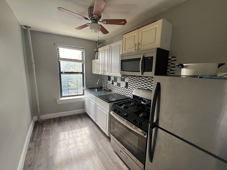 1st image of 2471 Grand Ave #2R