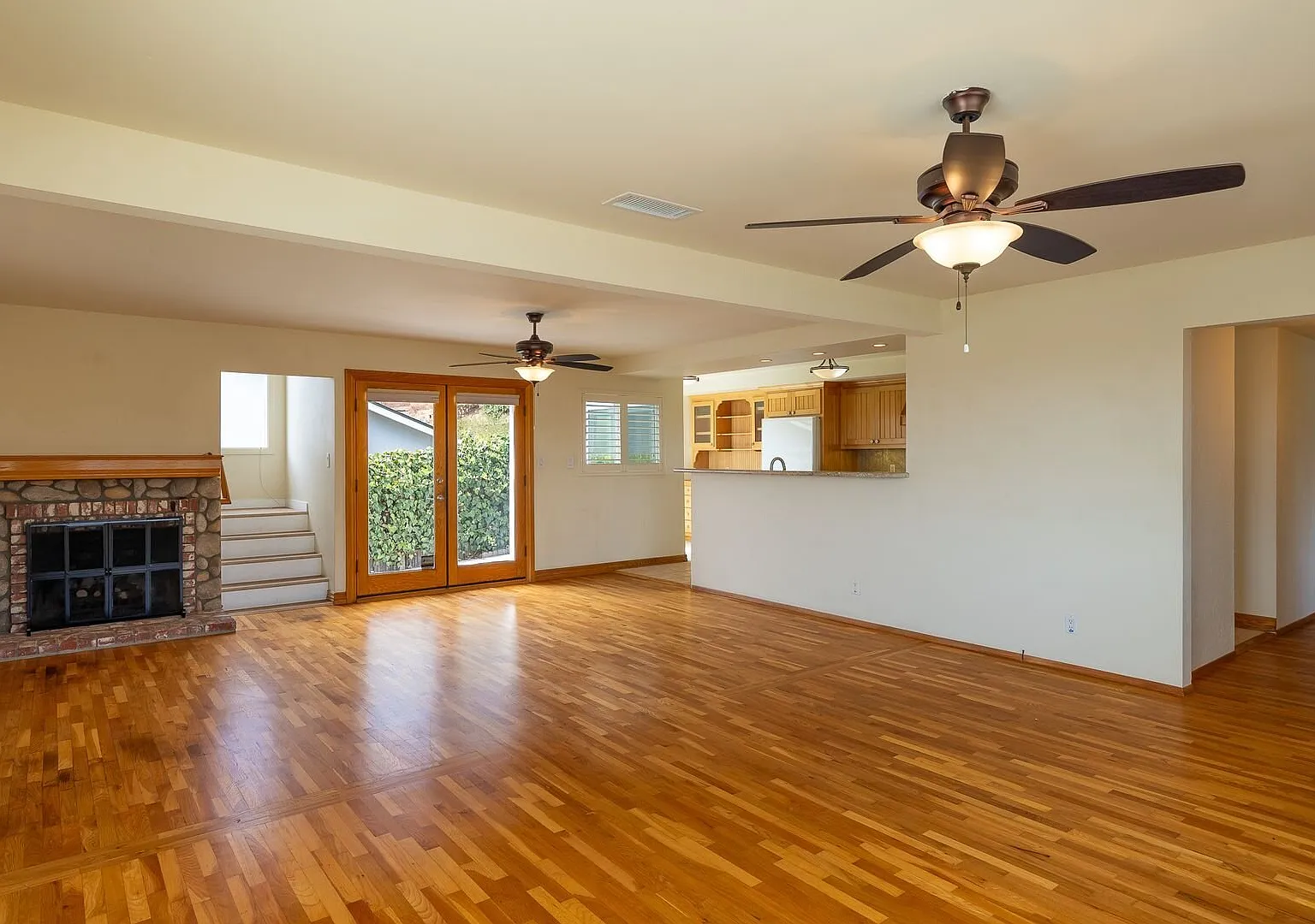3 Bedroom + 2 Bathroom Home | Ventura Heights | Unfurnished — Photo 3
