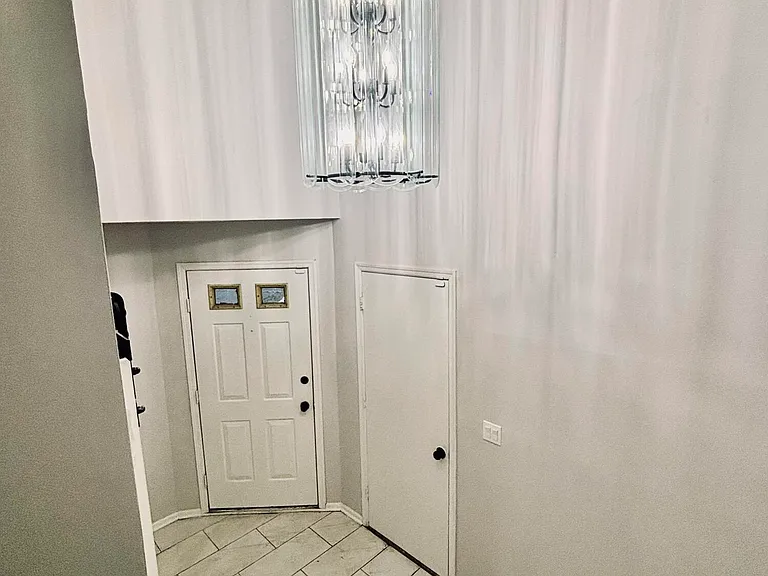 1 Upperbrook Ct — Photo 3